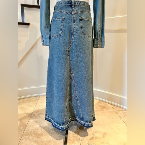 💕HOST PICK!💕90's Embroidered Denim Skirt - Picture 8 of 12